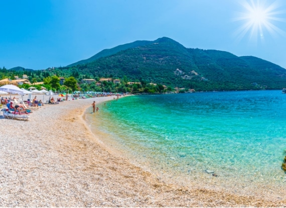 Mergulhe nas águas cristalinas das magnificas ilhas gregas