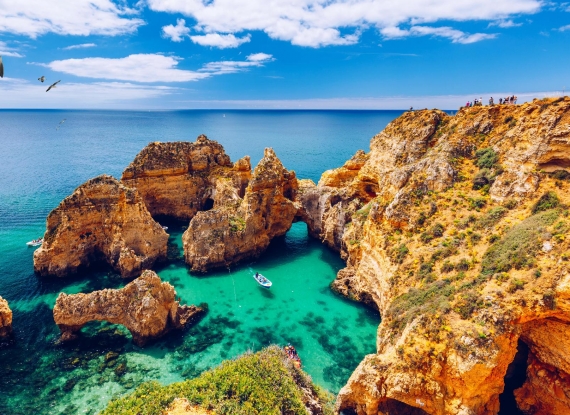 Descubra para além das praias do Algarve e conheça o seu património geológico. Visite a Ponta da Piedade.